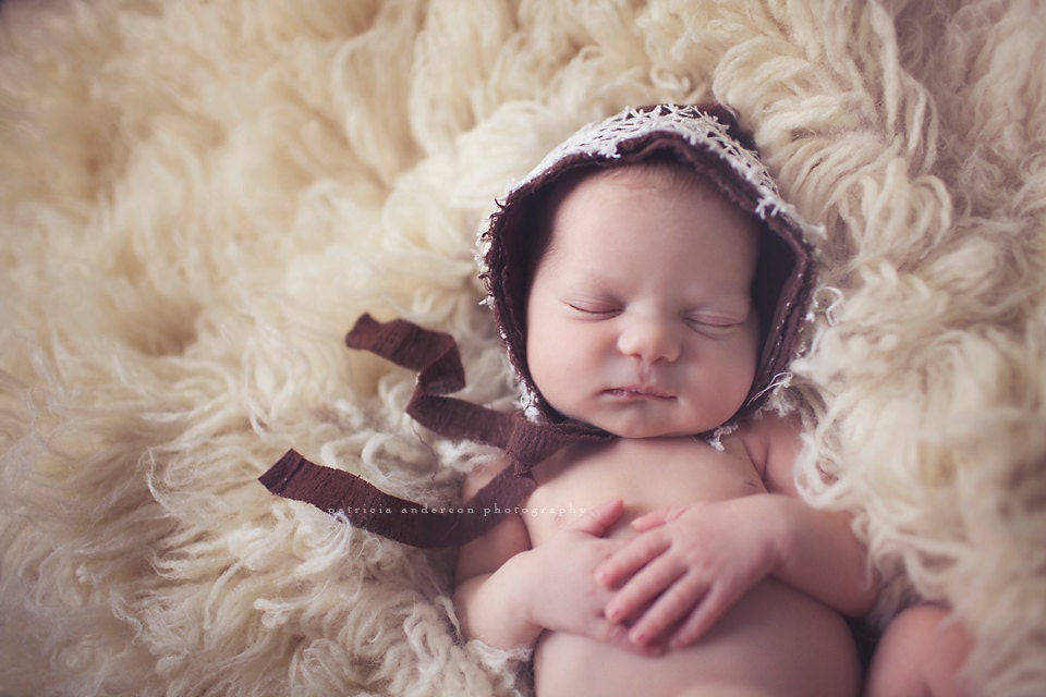 Newborn Fabric Bonnet and Mini Blanket Set Baby Girl. Photography Prop. Vintage Style.