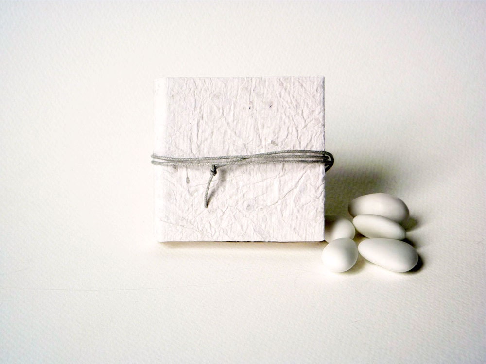 Mini pocket wedding photo album with origami box