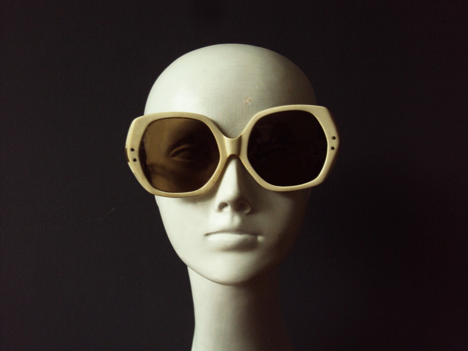 Vintage 60s 70s Oversized Ivory Lucite Hipster Mod Sunglasses