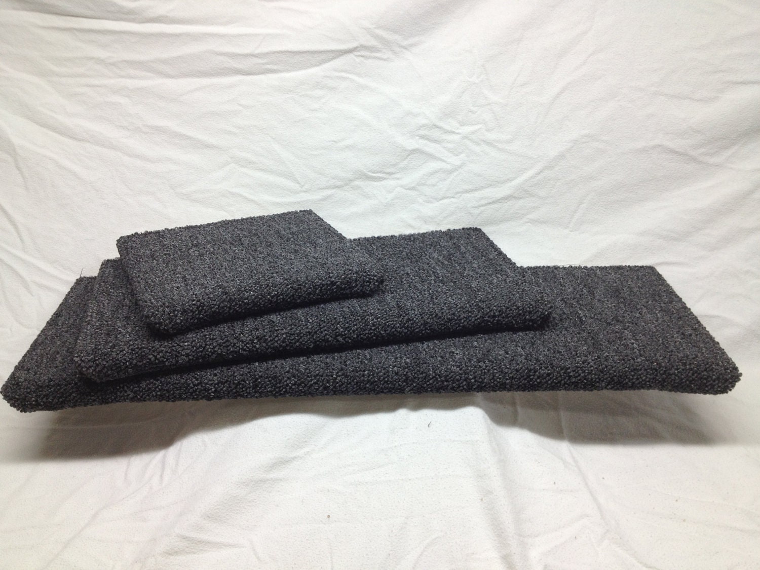 Cat Wall Shelf Carpeted (set of 1 large, 1 medium and 1 small shelves)