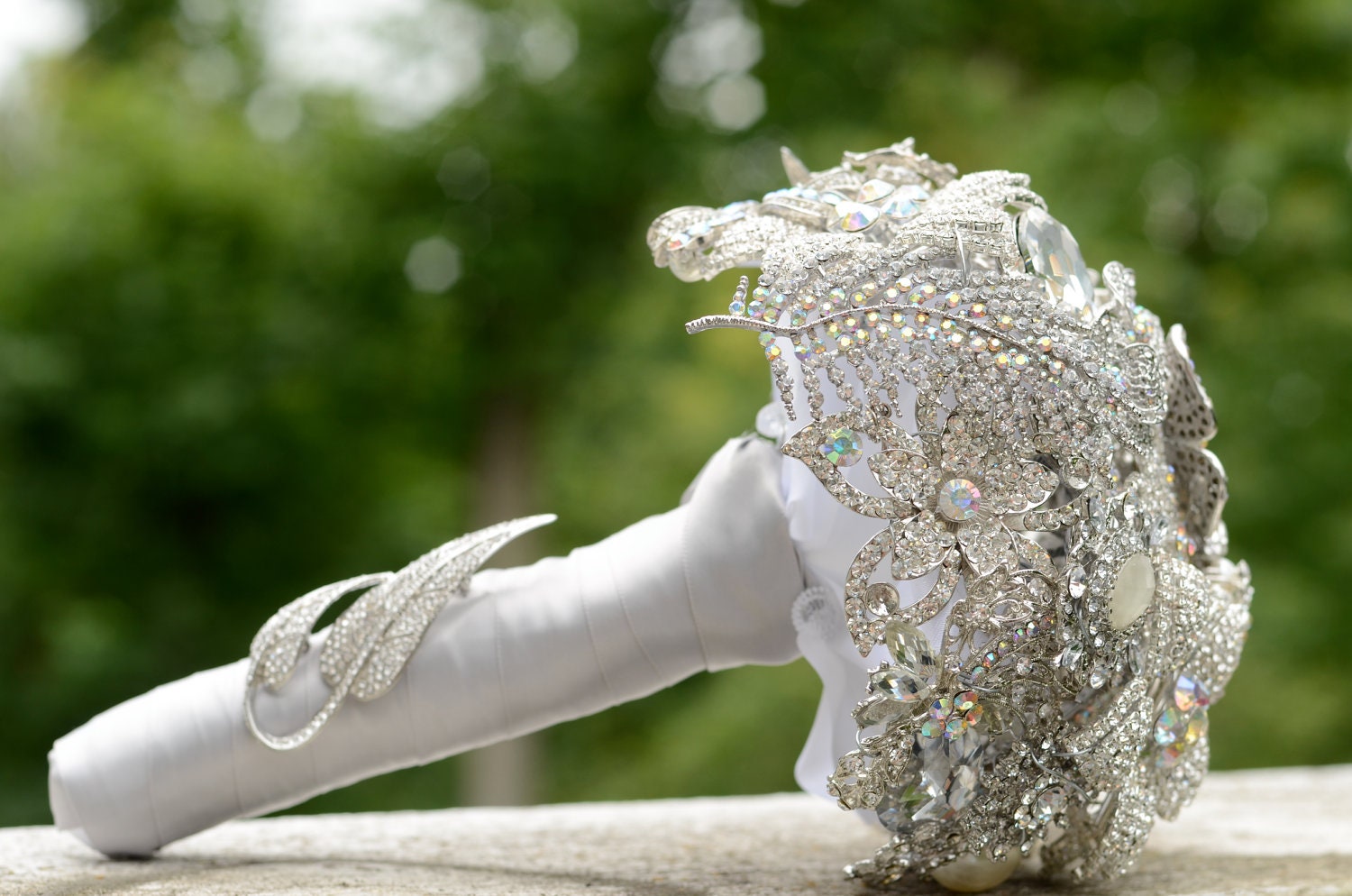 BROOCH BOUQUET Wedding Bouquet Flowers DEPOSIT - Crystal and Pearls - Beautiful Medium bouquet of brooches and jewels