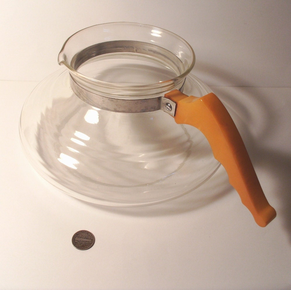 Vintage Bakelite Butterscotch Amber Handle Glass Coffee Pot Unusual Curved Finger Grips
