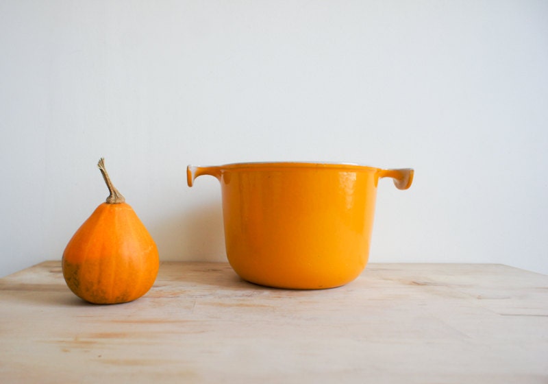 vintage Le Creuset pot  designed by Enzo Mari in orange - FrenchAtticFinds