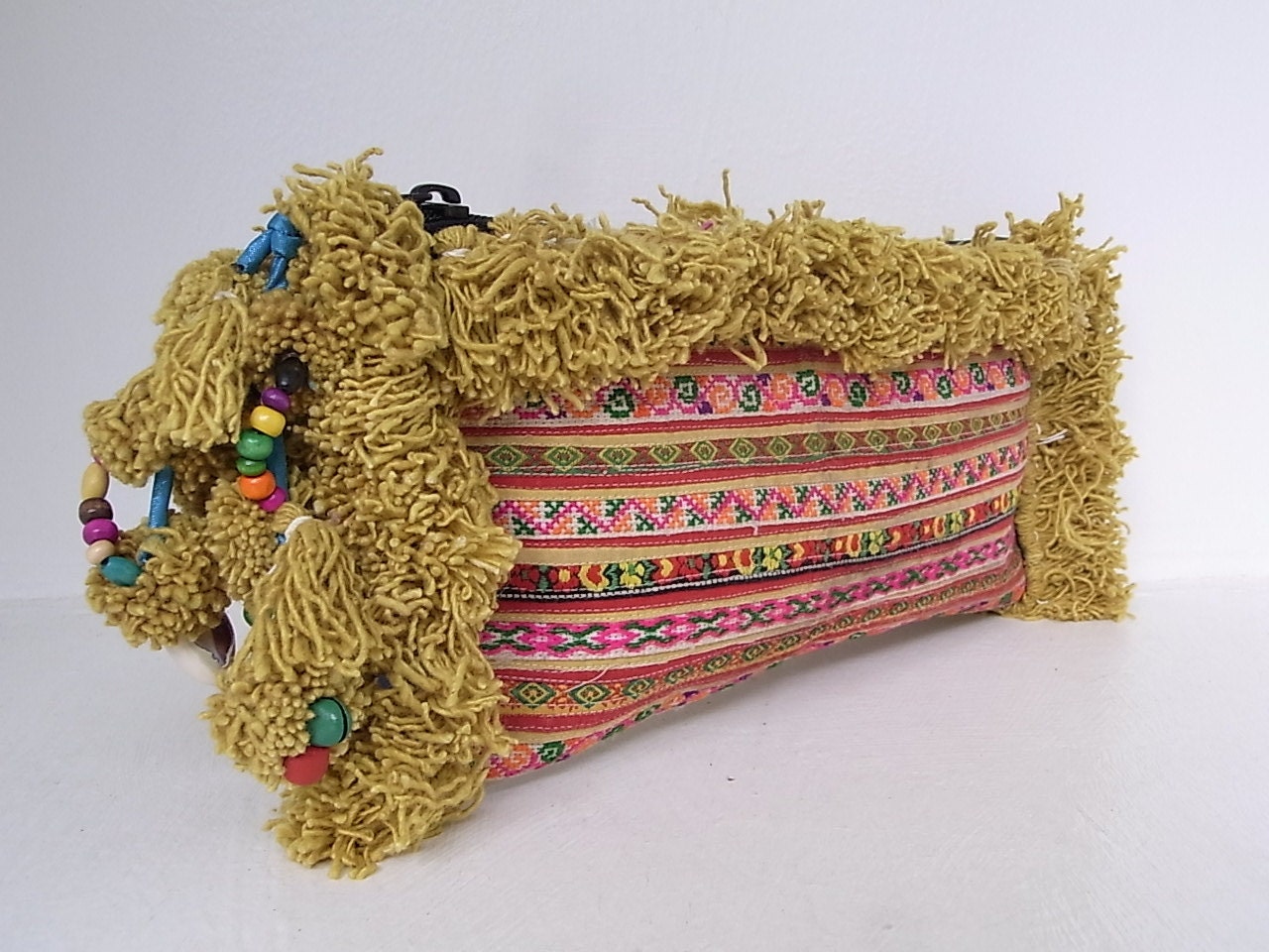 Pon Pon Wristlet Hill Tribe Fabric Vintage Fashionable Clutch Purse Handmade Thailand (BG289H.816)
