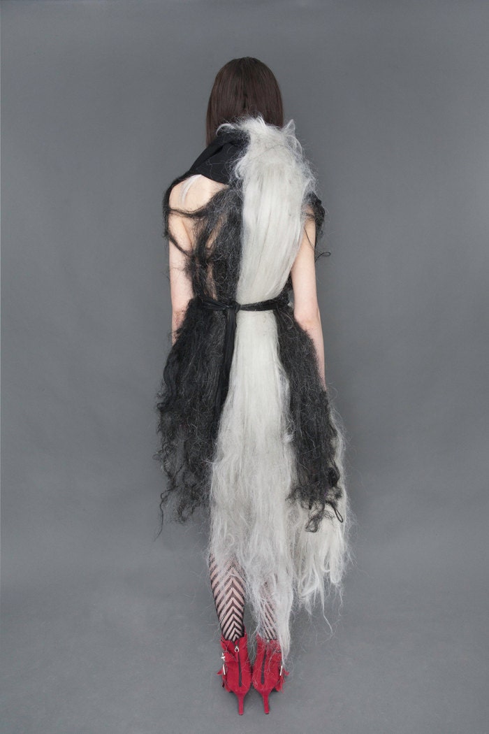 Black and White Belted Hair Dress