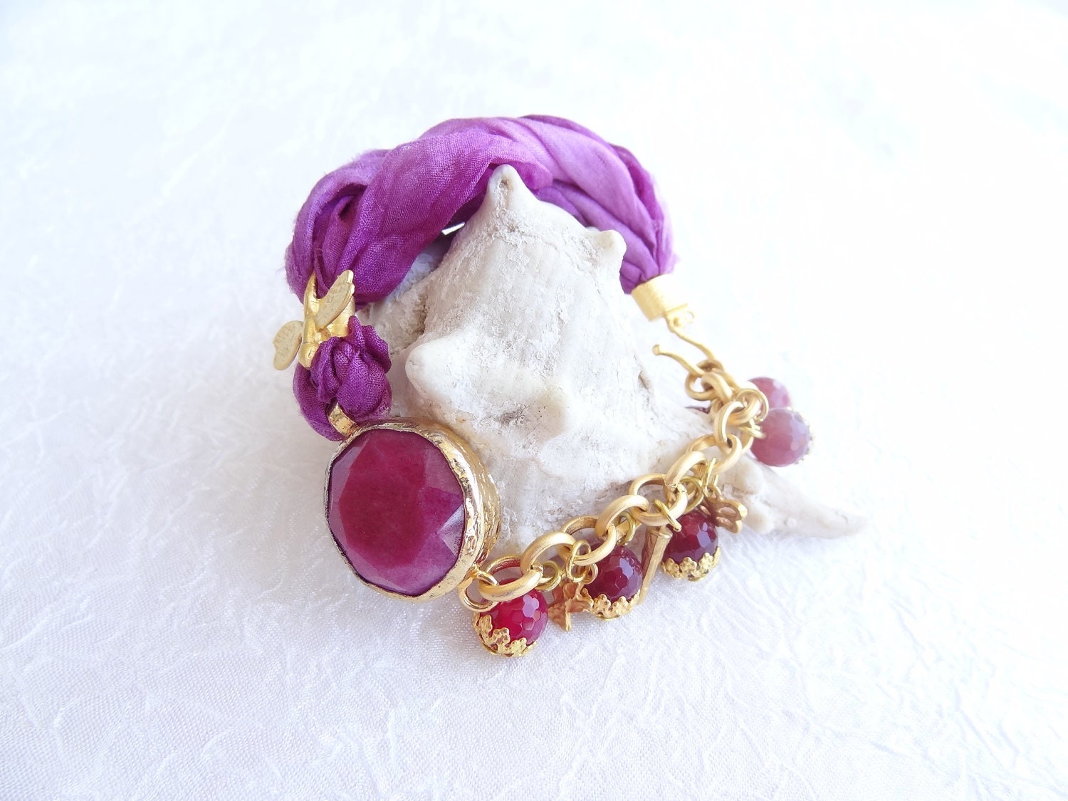 RESERVED Patricia Dark fuchsia raw silk, dark fuchsia agate, gold-plated bracelet