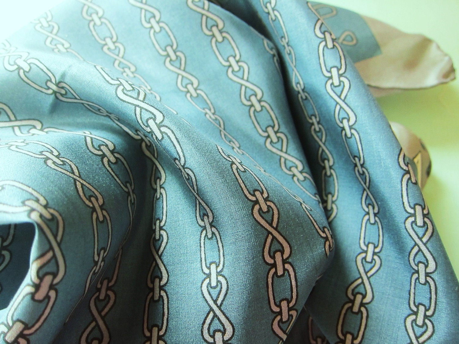 ITALIAN silk scarf BAYRON 1970s so elegant