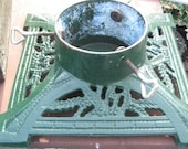 Christmas Tree Stand made of Heavy Cast Iron and Elaborate in Design in Emerald Green Vintage 1960s or ealier