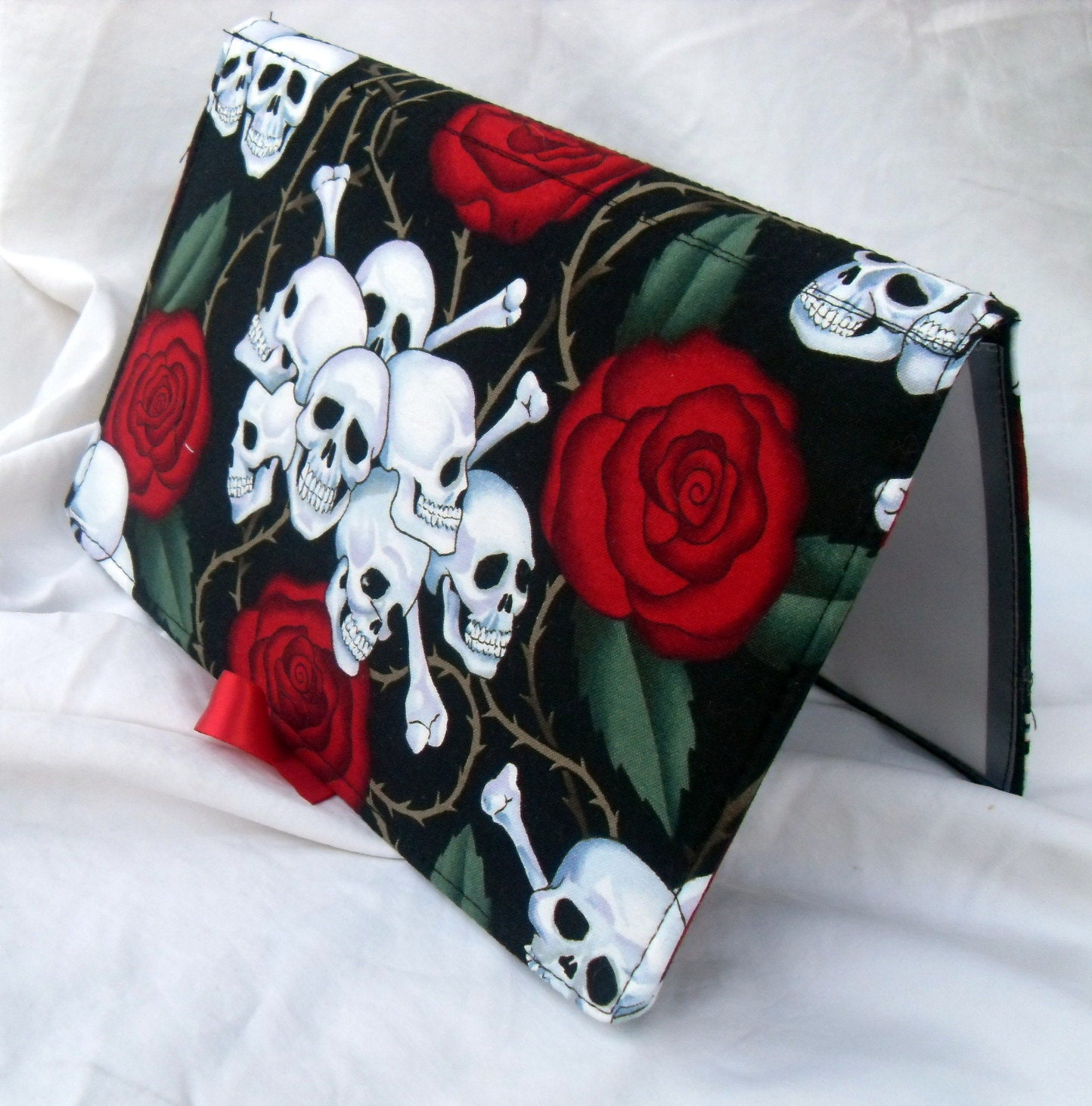 Pattern Wallet Knitting Pattern Keeper Holder Chart Helper Skulls and Roses