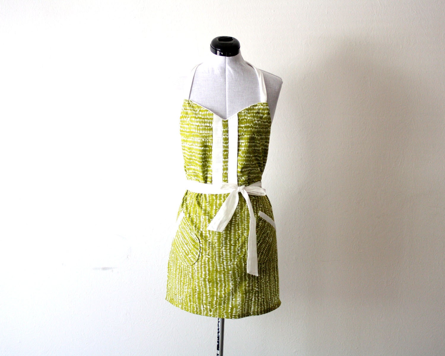 Green Spoon Apron - moss olive mod pattern retro adjustable cotton hostess apron with ruffles, pockets