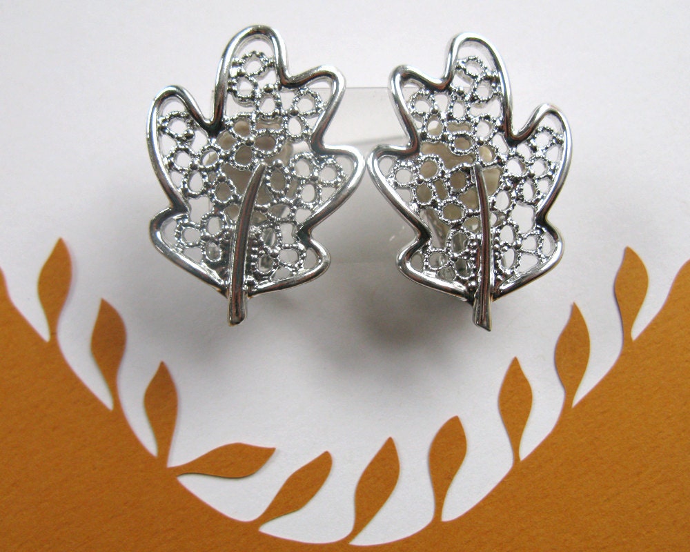 Vintage SARAH COVENTRY Silver-tone Oak Leaf Clip-on Earrings - 1960s / Vintage Wedding