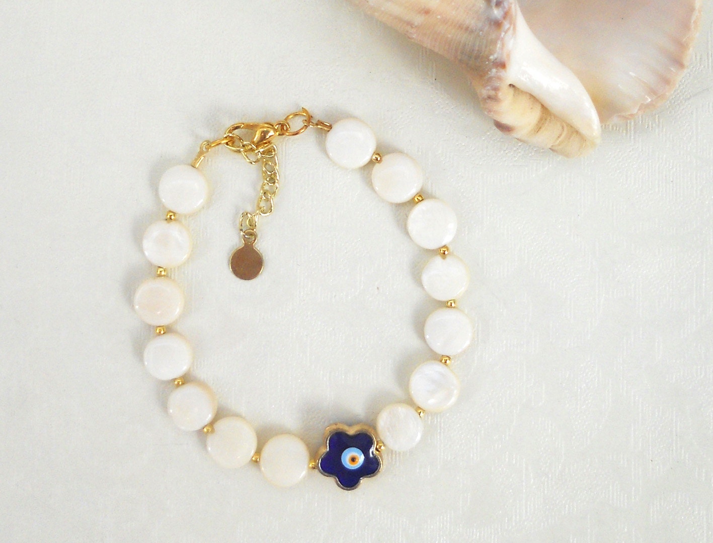 Bracelet with mother of pearl and evil eye - white bracelet