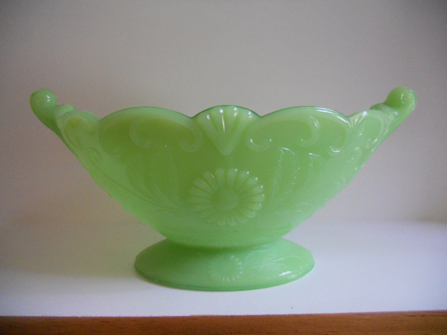 Rare McKee Jadite Depression Glass Console Bowl