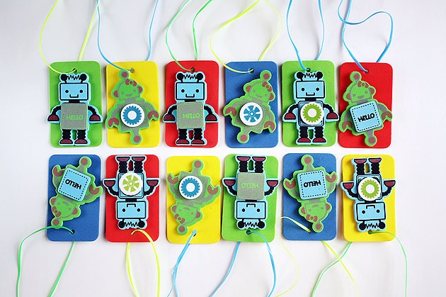 Robot Craft Kit for Kids / 12 DIY Necklaces / Party Craft / Favors / Play Date Activity