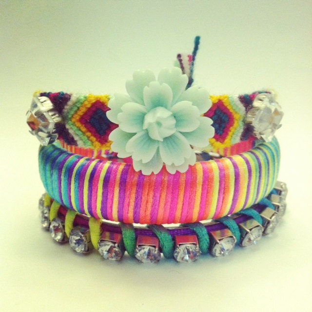 Friendship Bracelet with mint ceramic flower and rhinestones, rhinestone bracelet, mint bracelet, flower jewelry, spike friendship bracelet