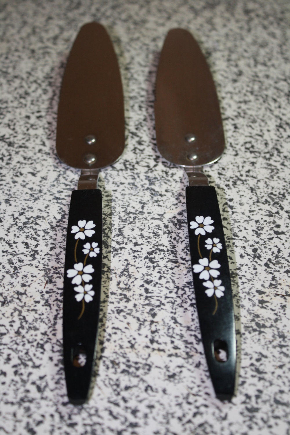 Set of 2 Vintage 1960's or 1970's Cake or Pie Serving Serated Utensil Knives with Flower Pattern