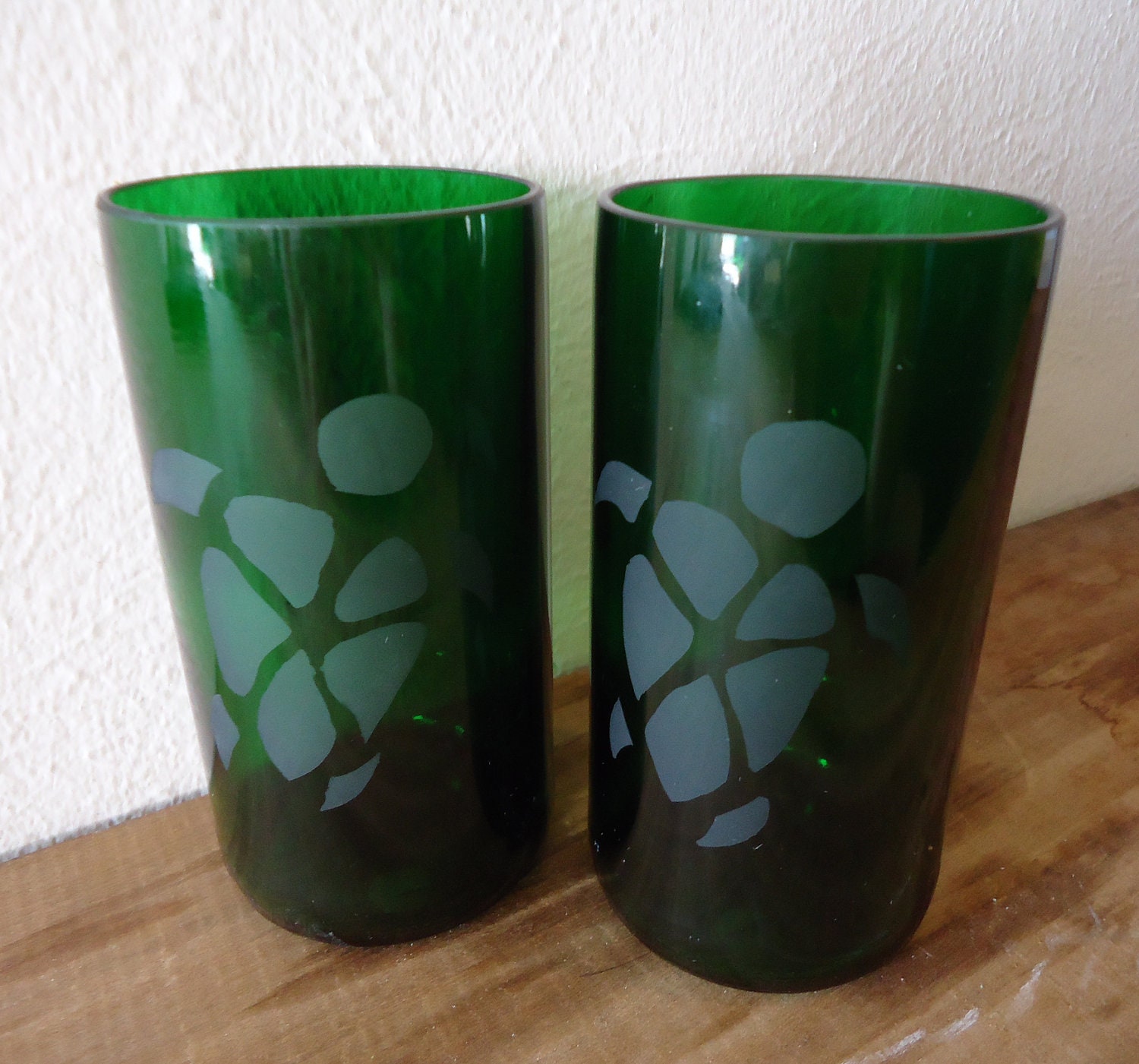 Sea Turtles Hand Etched on Recycled Wine Bottle Glasses Set of 2