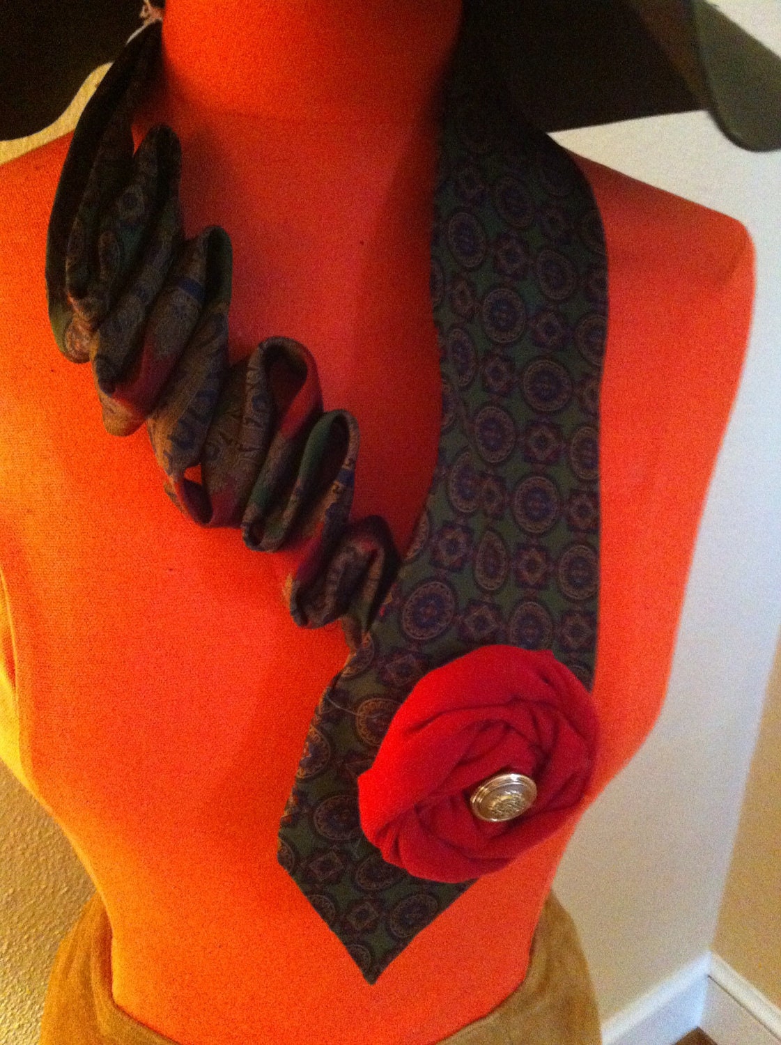 Vintage necktie accessory 