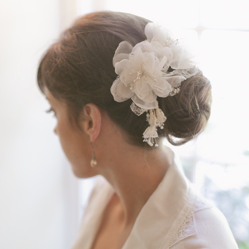 Bridal silk flower hair pins - Sheer silk organza, Chantilly lace, tulle 791