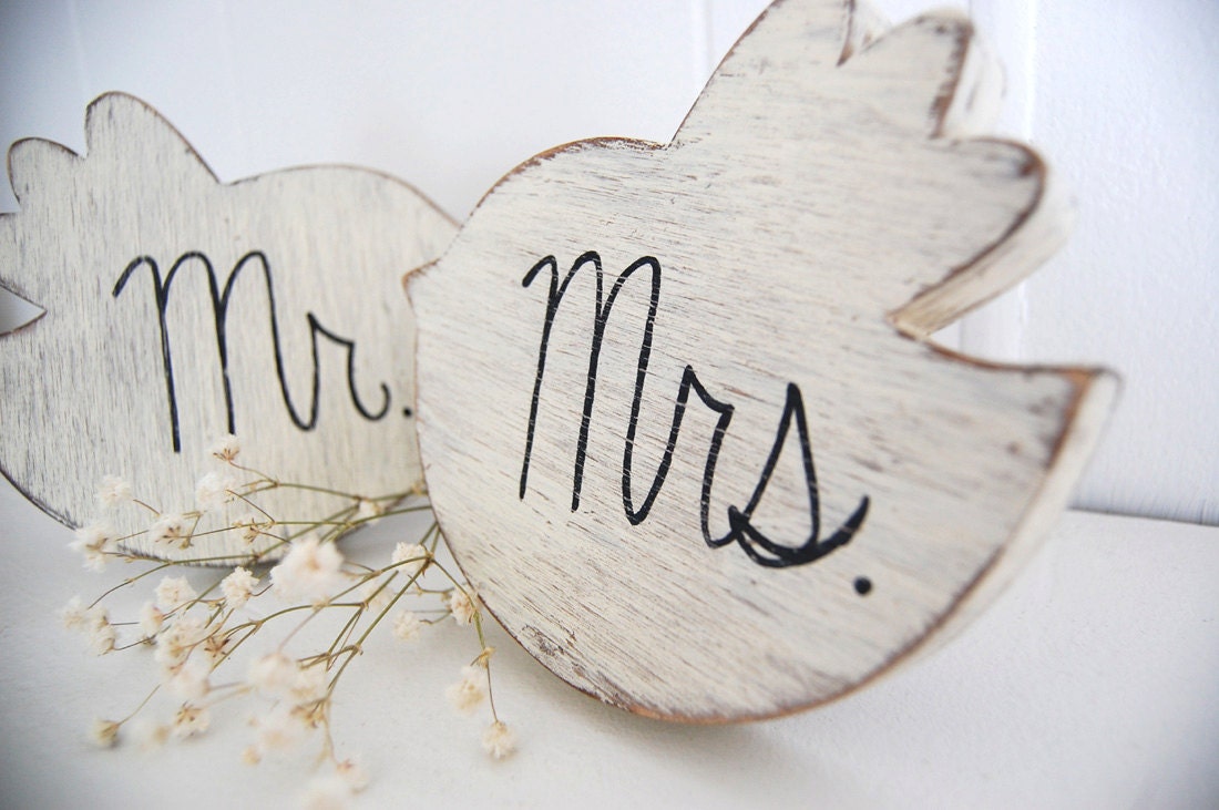 Mr and Mrs Wedding wood table sign vintage style ivory cream