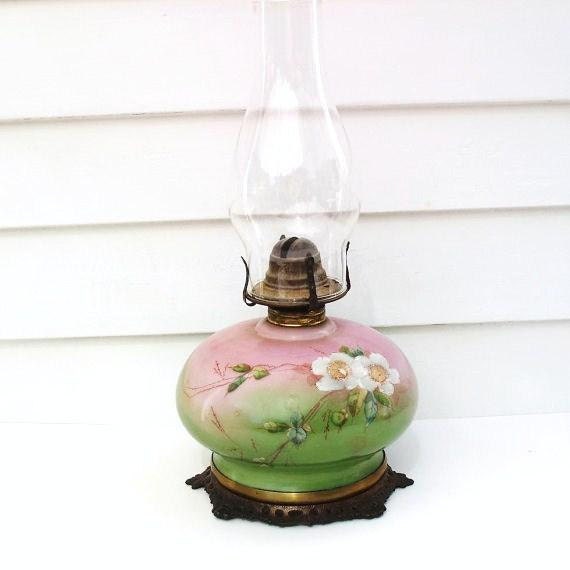 Antique Oil Lamps, Hurricane Lamp, Gone with the Wind, Victorian Lighting / Pink / Green / White Roses