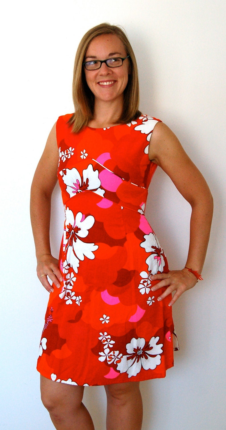 Vintage Dress - 1960s Hawaiian Floral Red, Pink and White Dress