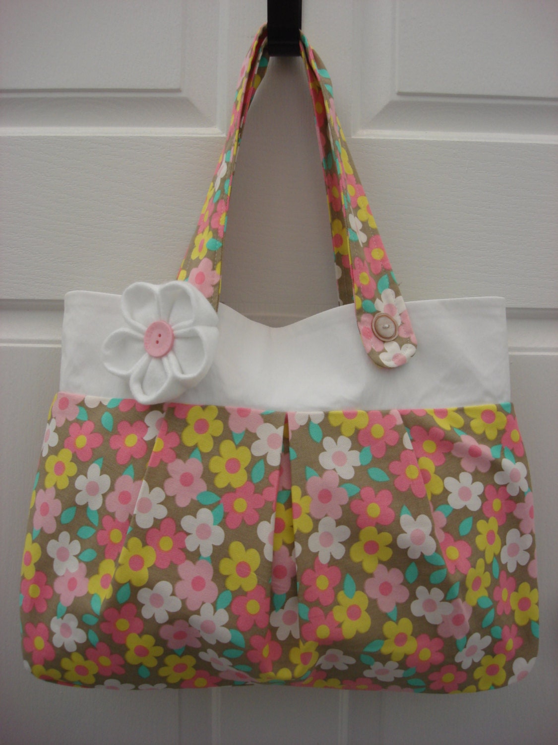 Flower Power Purse with White Felt Kanzashi Flower