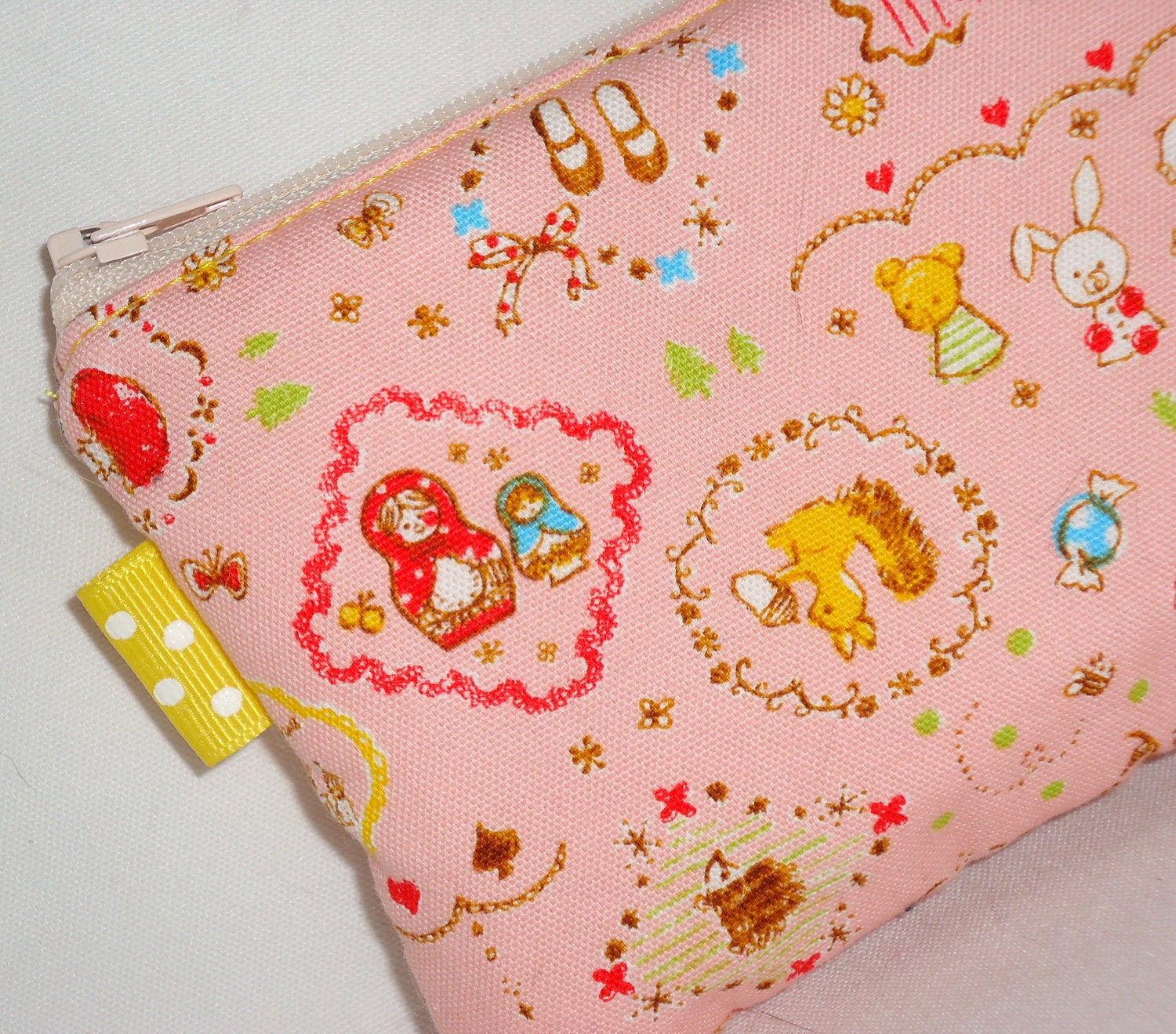 Dainty Parisian Kawaii Zippered Pouch -- Pink (Camera / Cell Phone Case / Coin Purse)
