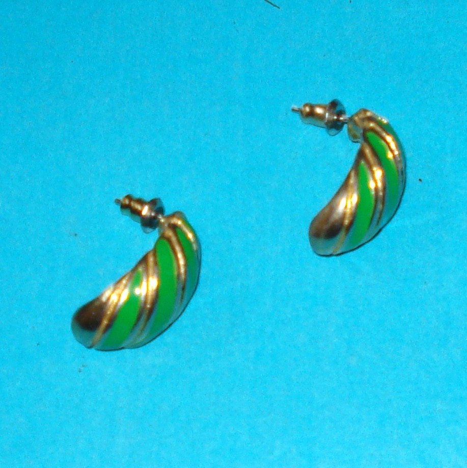 Vintage 1950s Gold and Green Enamel Earrings
