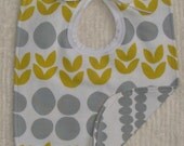 Modern tulip bib