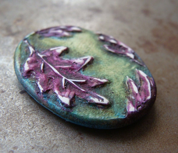 Oak Leaves Pendant Aubergine