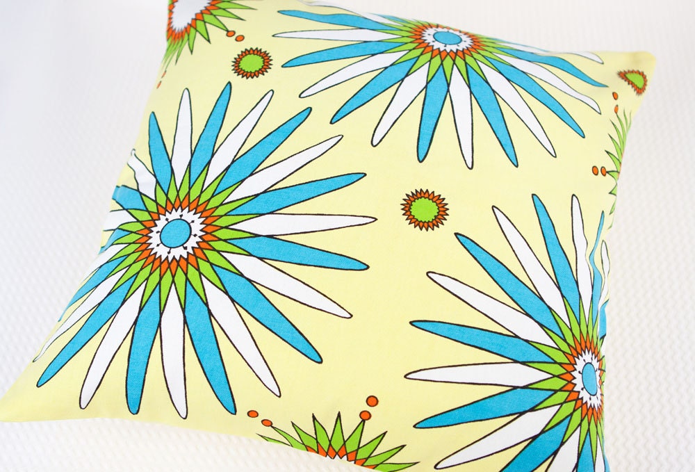 Modern Floral Pillow Pale Yellow 18"x18" - Flowerburst Spring