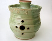 Garlic Pot