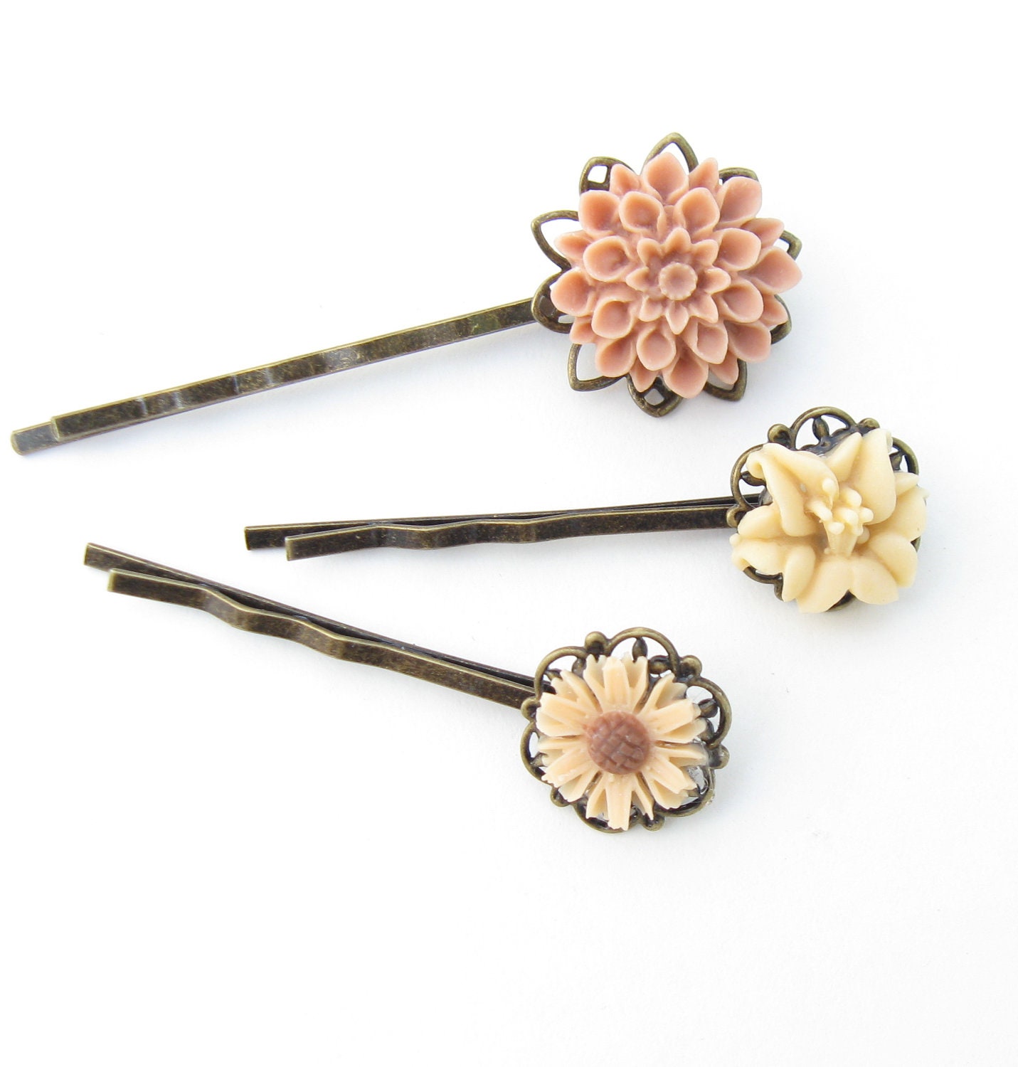 Resin Jewelry Bridesmaid Hair Pins Peach and Cream Flower Hair pins Cottage Style Shabby Chic Mothers Day Outdoor Bridal Garden