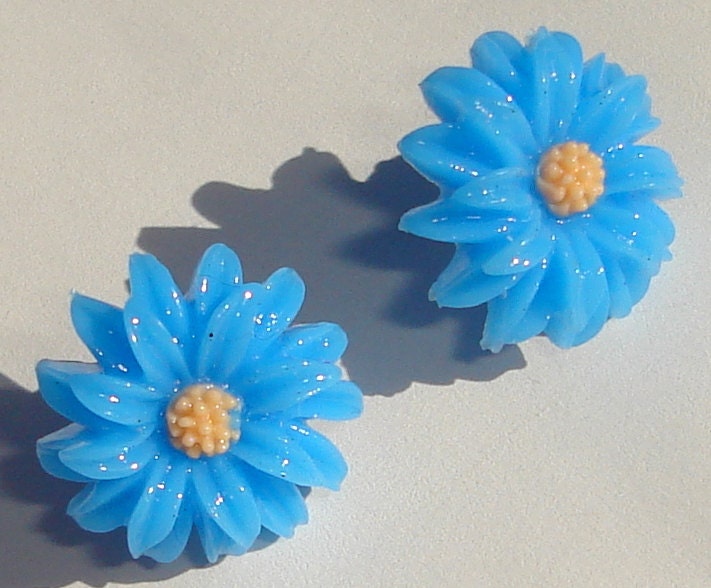 blue resin flower  with yellow center pierced post hand made earrings