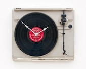 Recycled Turntable Clock