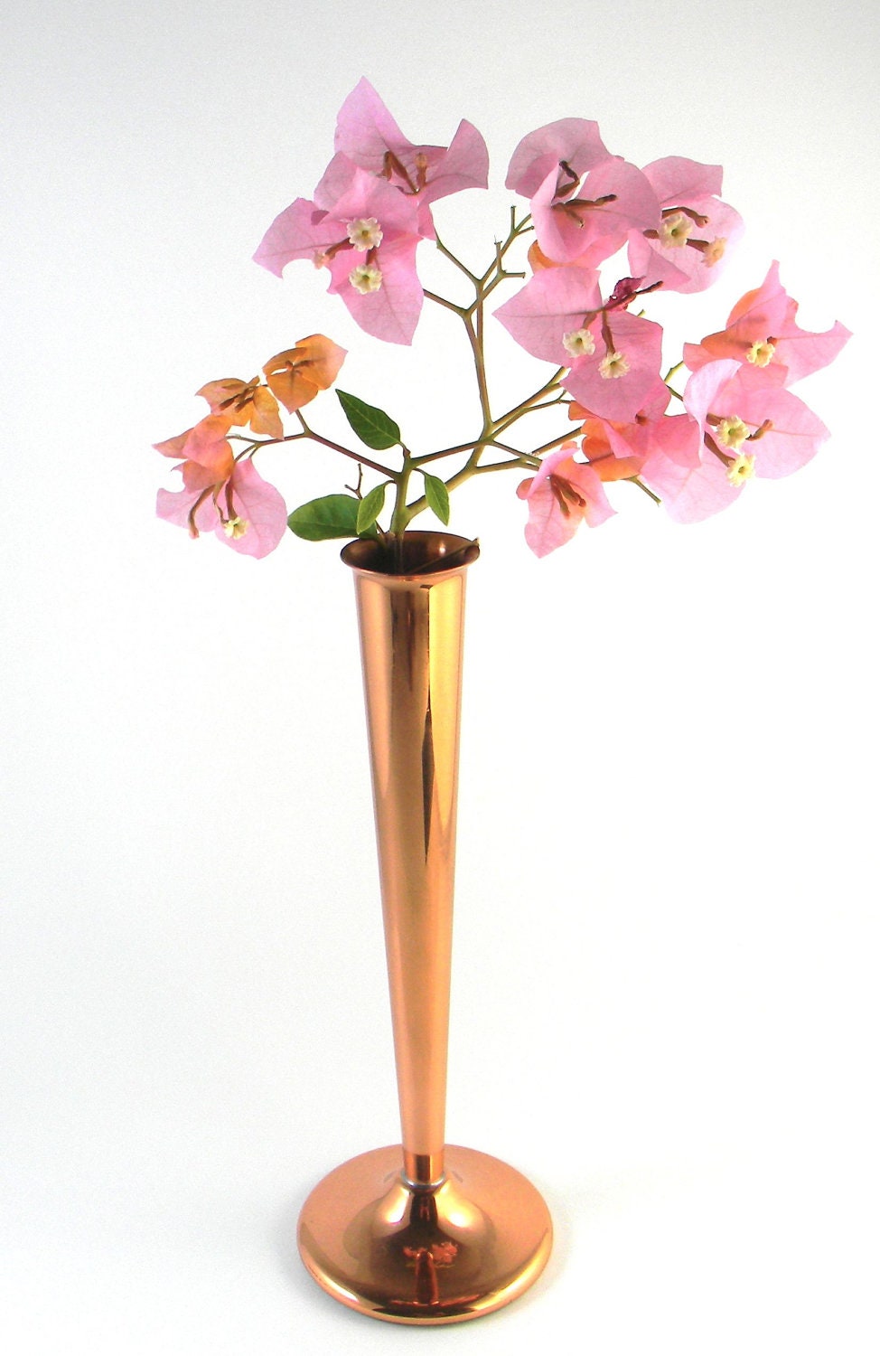 Vintage bud vase in copper, vintage vase, copper vase