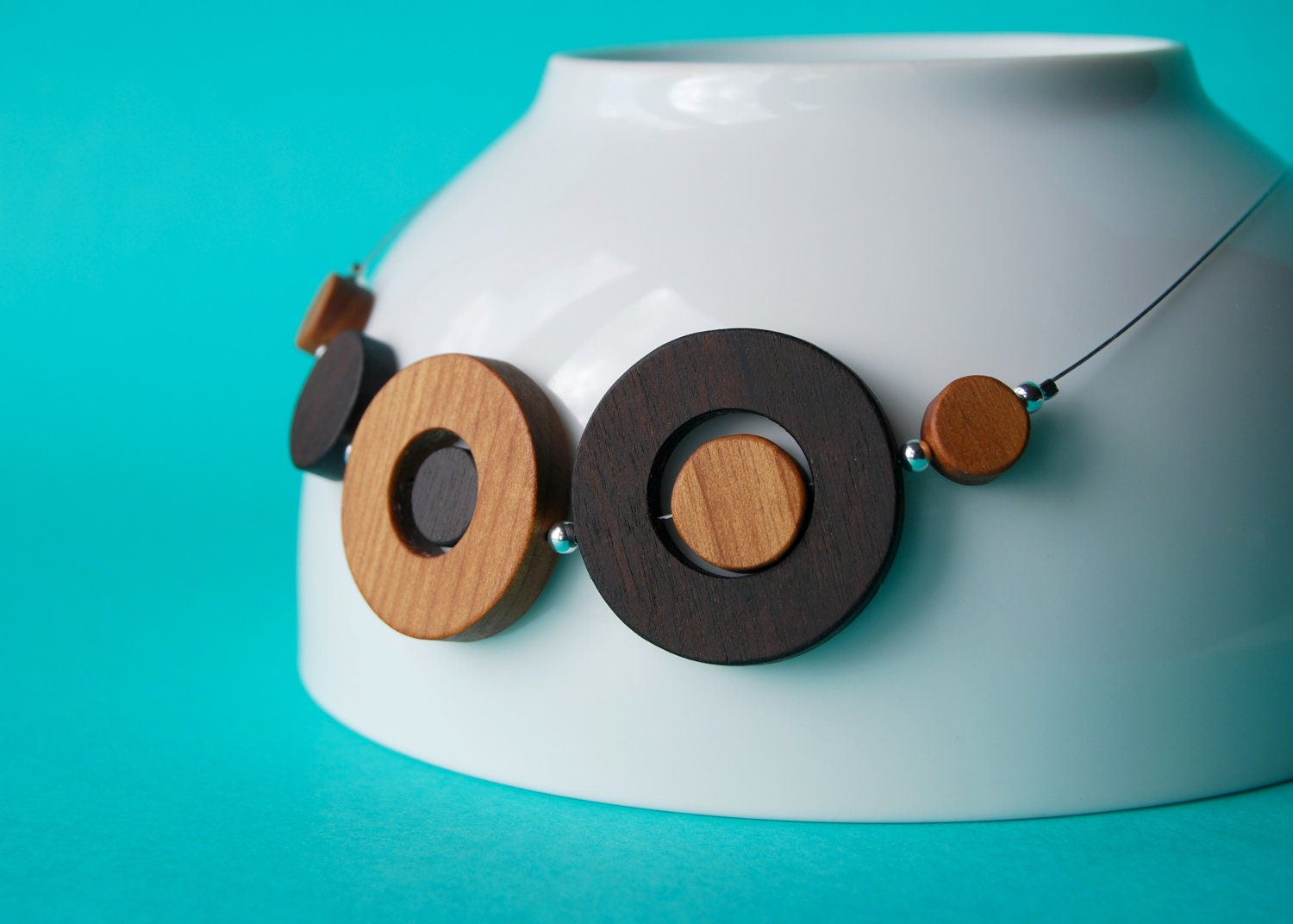 Modern wood necklace - Toasted bubbles 9