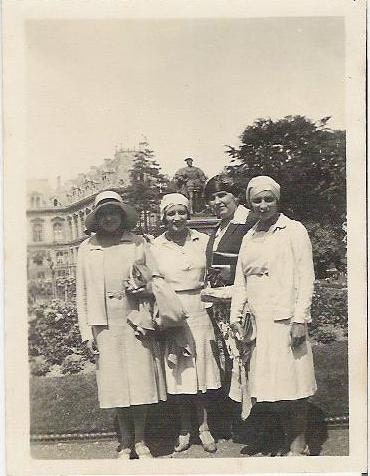 Vintage 1920 /1930 French black and white photography  ' womens