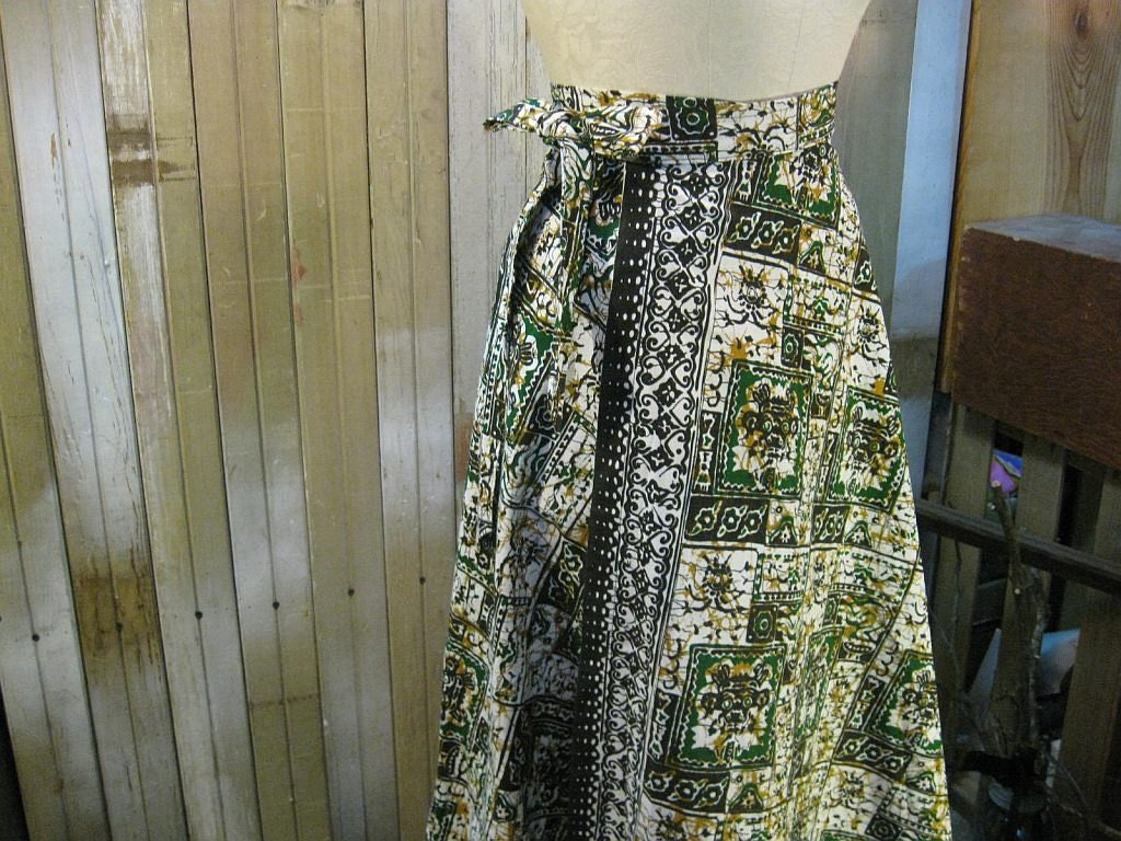 Vintage African Wrap maxi skirt 1970s Gold Black batik print S M