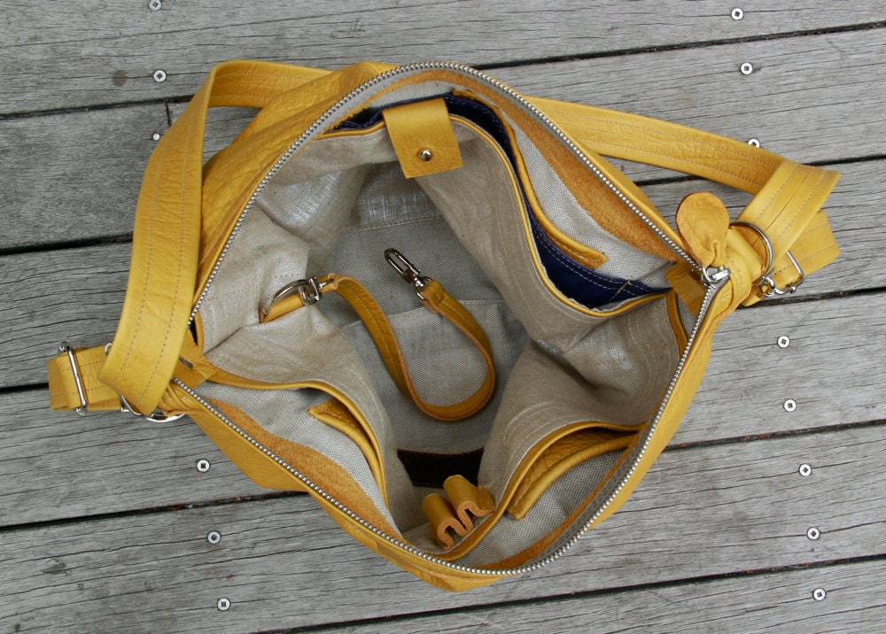 IPAD or 11" LAPTOP POCKET (depending on the size bag ordered)