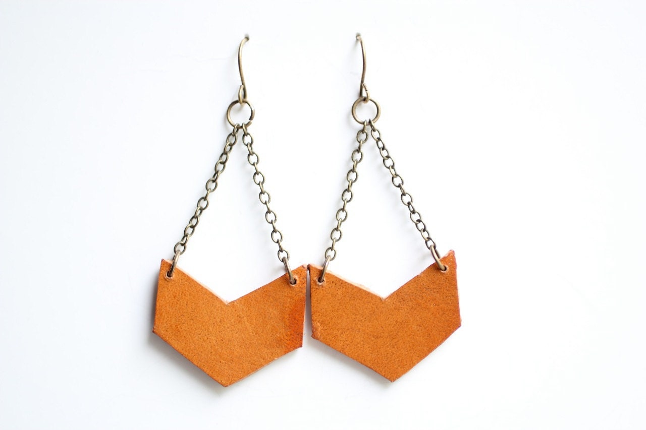 Minimalist Leather Chevron Earrings - Antique Tan - Vintage Oxidized Brass Chain