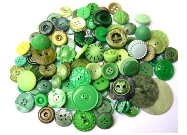 100 Green buttons antique and vintage plastic buttons in 100 designs, can be use as beads for button jewelry