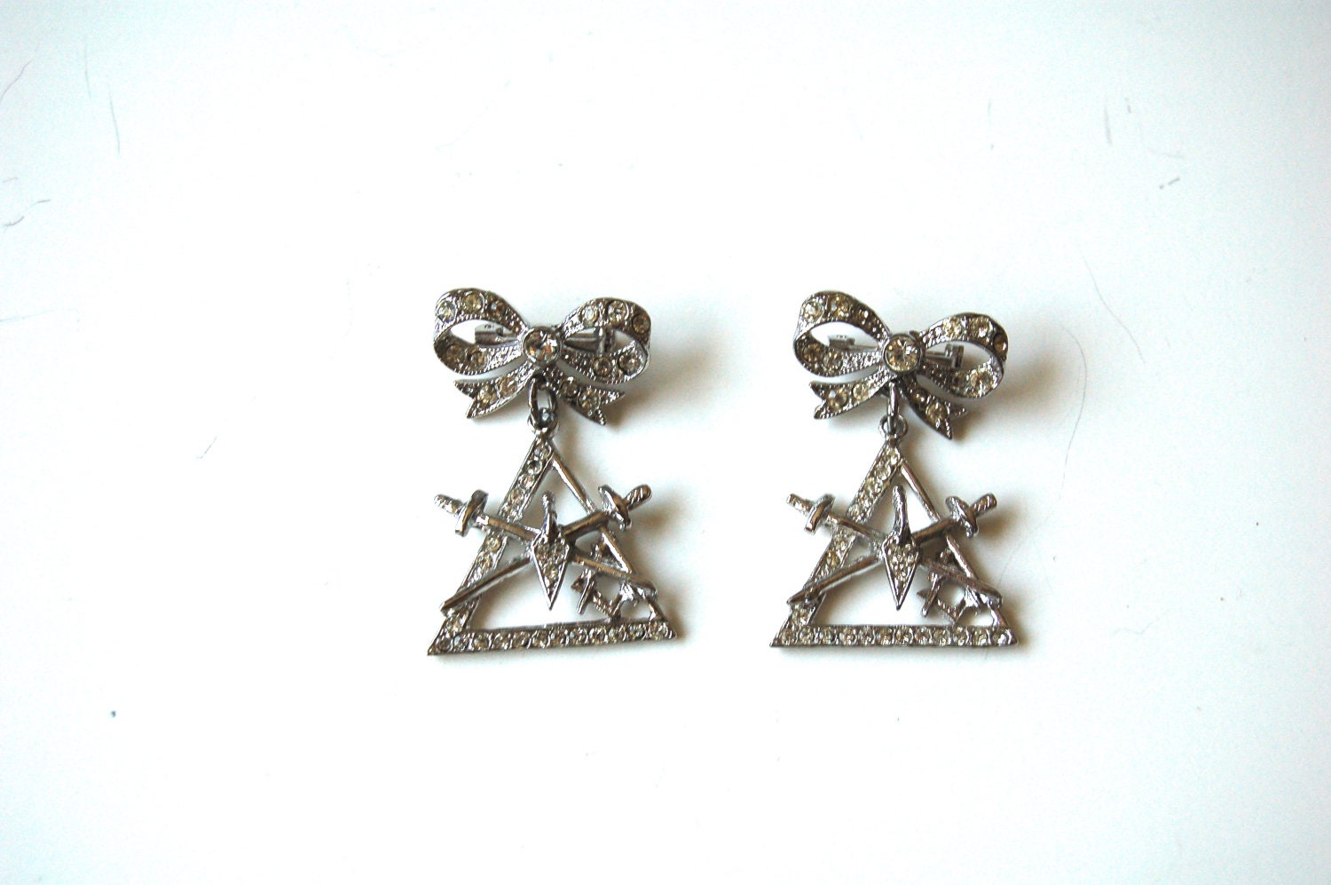 vintage matching  ORA brooches. rhinestone BOWS. signed