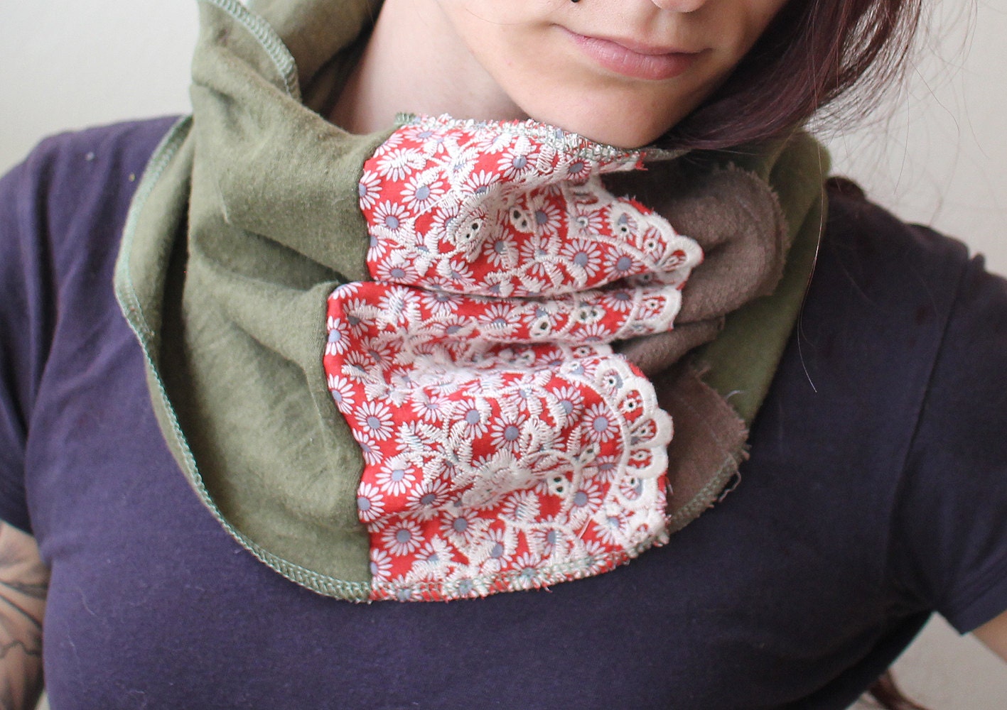 green cowl fall fashion with floral print embroidery