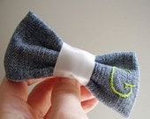 Monogrammed bow brooch made with upcycled jeans, choose capitalization and thread colour, hand embroidered, made to order