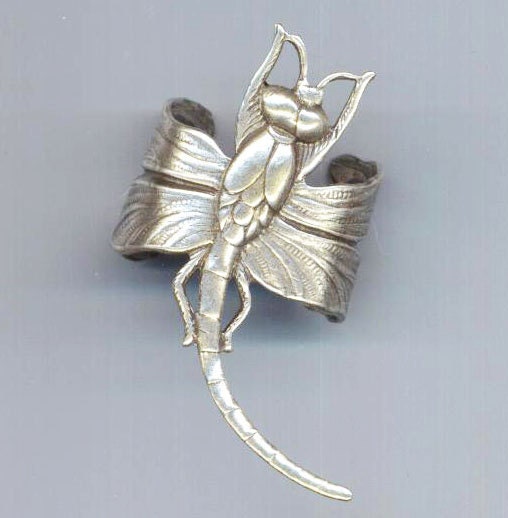 Steampunk Dragonfly Ring . Wing wraps around finger . Silver Ox Plated Dragonfly - Cute Dragonfly by enchantedbeas on Etsy