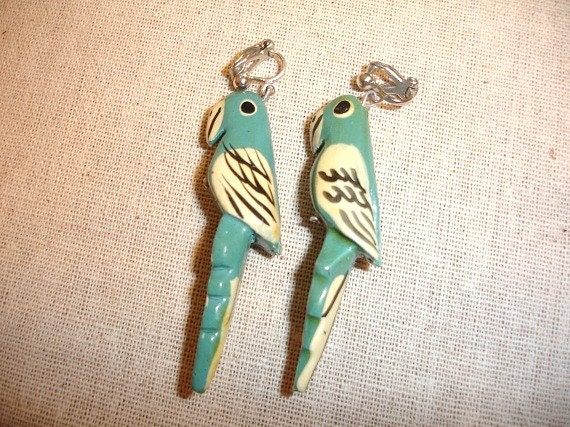 Vintage Wood Parret Clip On Earrings