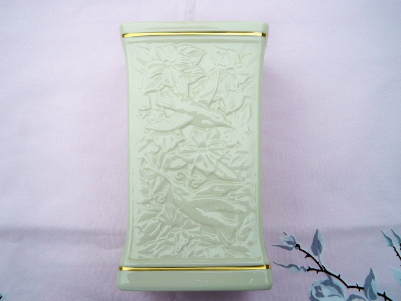 Vintage Lenox China Hummingbird Vase 24K Gold Trim MWT