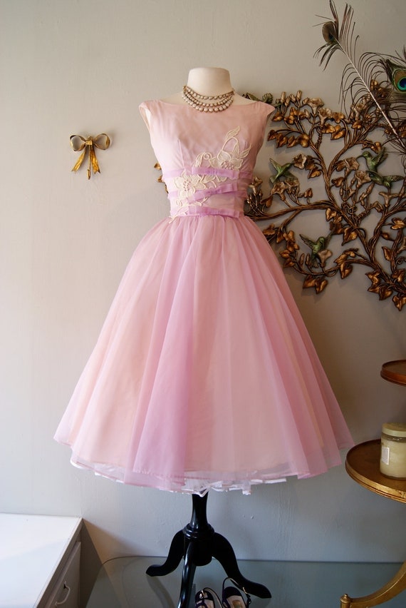 50s Dress / 50s Party Dress / Vintage 1950s Lavender Chiffon Party Dress with Full Skirt Size S